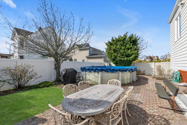 124 Stella Court, Lynbrook, NY 11563