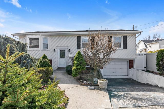 124 Stella Court, Lynbrook, NY 11563