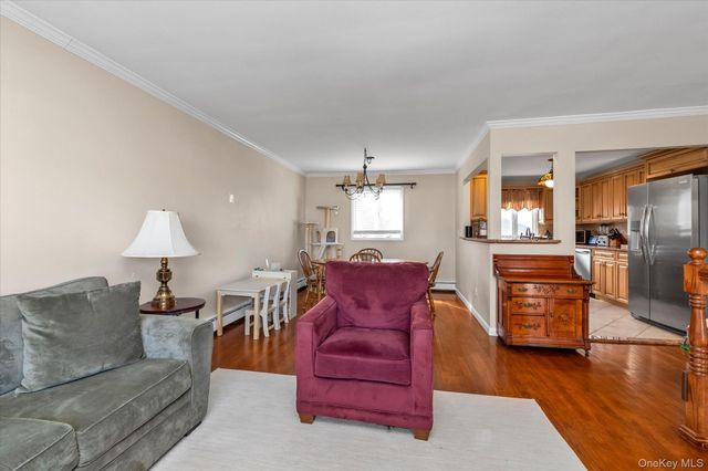 124 Stella Court, Lynbrook, NY 11563