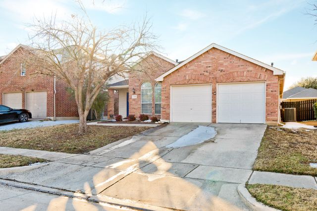 13225 Elmhurst Drive, Fort Worth, TX 76244