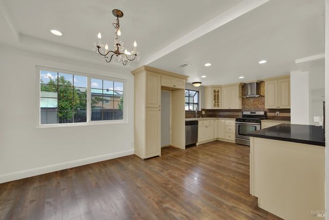 308 Plantation Way, Vacaville, CA 95687