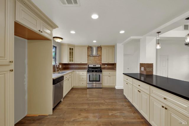 308 Plantation Way, Vacaville, CA 95687