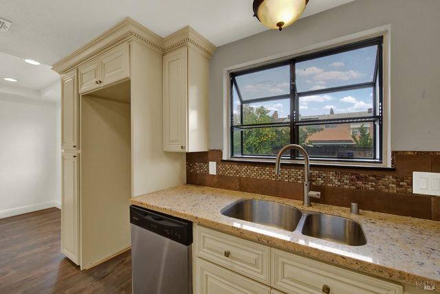 308 Plantation Way, Vacaville, CA 95687