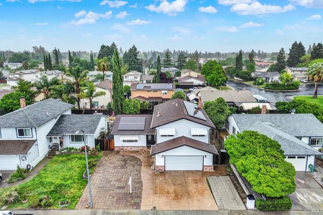 308 Plantation Way, Vacaville, CA 95687