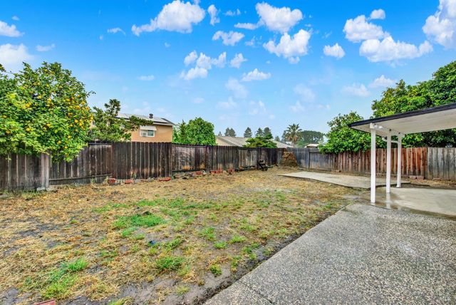 308 Plantation Way, Vacaville, CA 95687