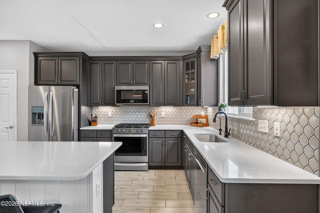 2889 WINDSOR LAKES Way, Green Cove Springs, FL 32043