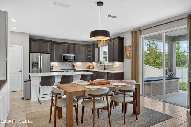 2889 WINDSOR LAKES Way, Green Cove Springs, FL 32043