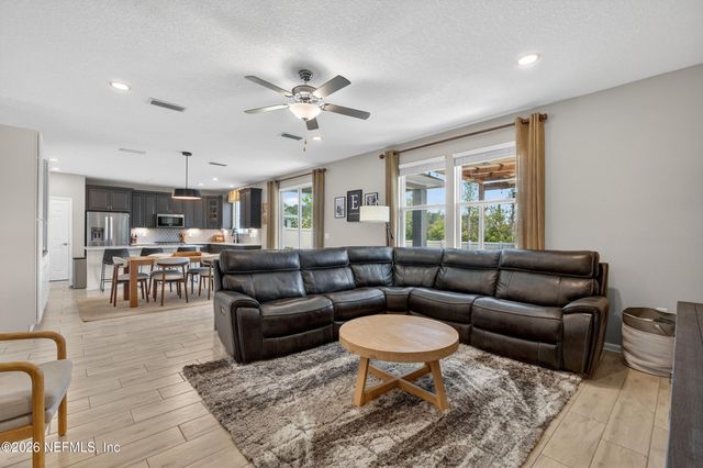 2889 WINDSOR LAKES Way, Green Cove Springs, FL 32043