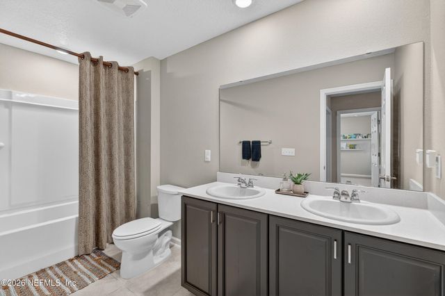 2889 WINDSOR LAKES Way, Green Cove Springs, FL 32043