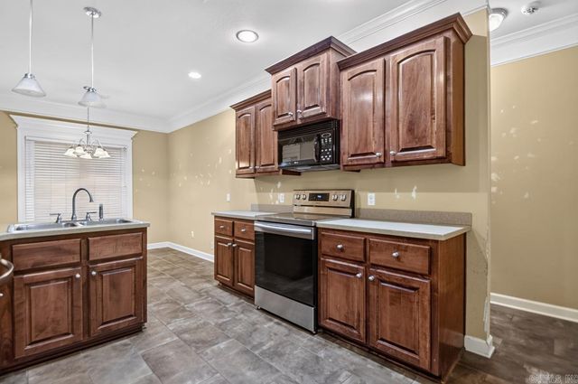12008 Oak Valley Drive, Mabelvale, AR 72103