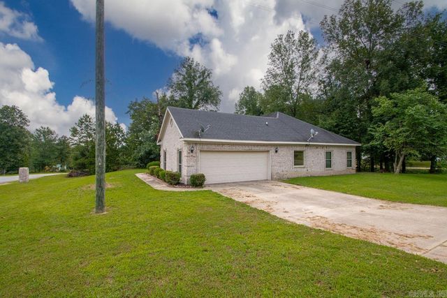 12008 Oak Valley Drive, Mabelvale, AR 72103