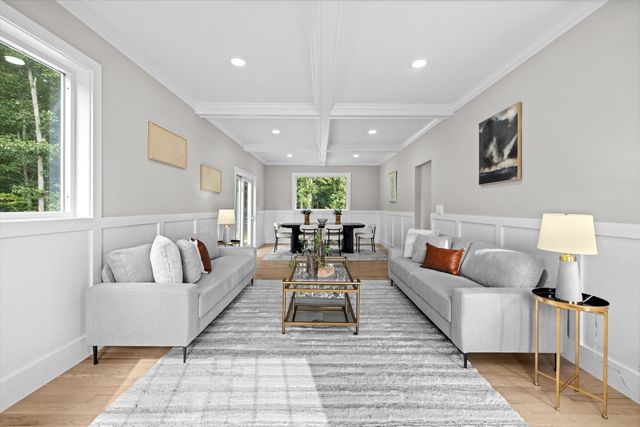 10 Falcon Drive, Shrewsbury, MA 01545