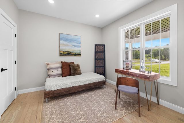 10 Falcon Drive, Shrewsbury, MA 01545