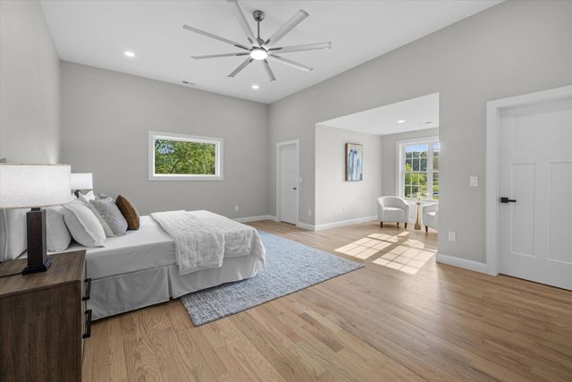 10 Falcon Drive, Shrewsbury, MA 01545
