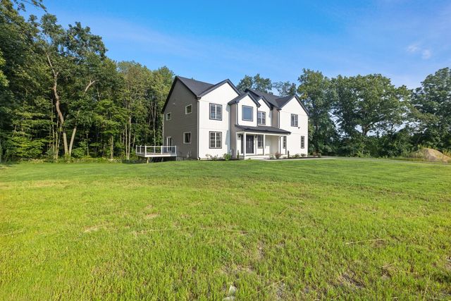 10 Falcon Drive, Shrewsbury, MA 01545