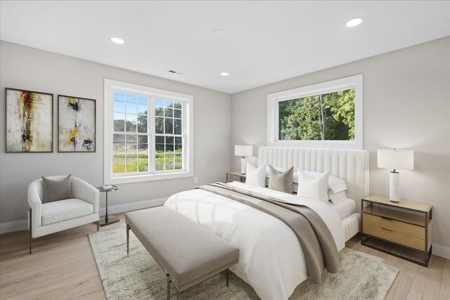 10 Falcon Drive, Shrewsbury, MA 01545