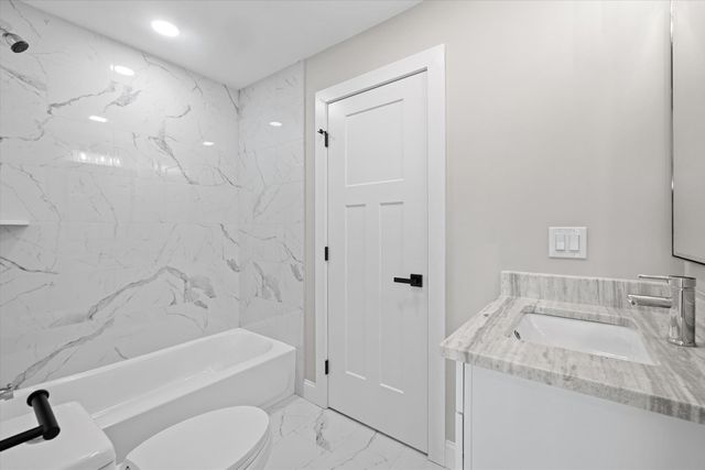 10 Falcon Drive, Shrewsbury, MA 01545