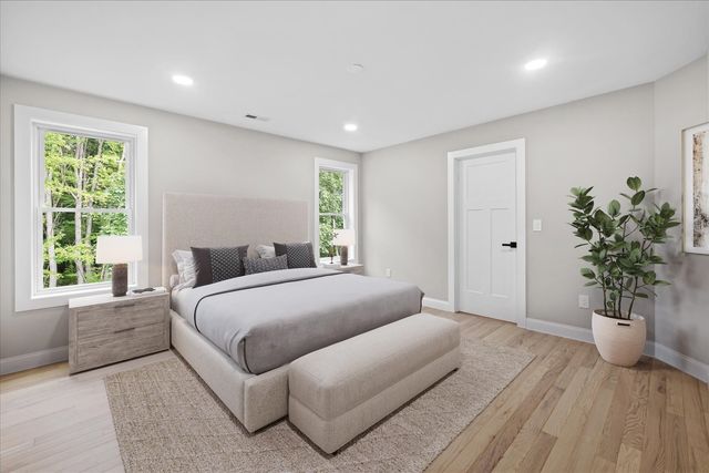 10 Falcon Drive, Shrewsbury, MA 01545