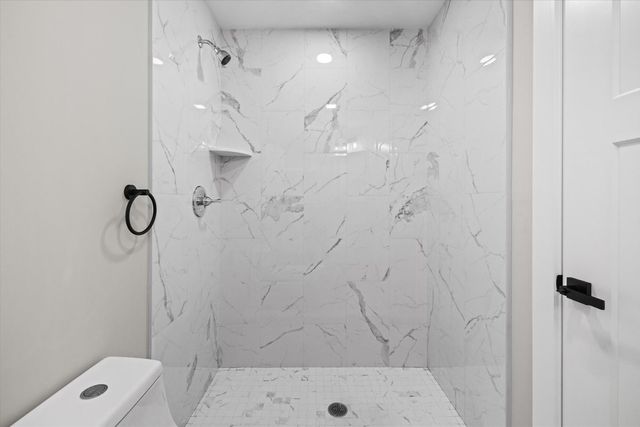 10 Falcon Drive, Shrewsbury, MA 01545