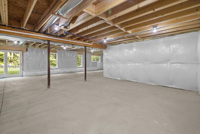 10 Falcon Drive, Shrewsbury, MA 01545
