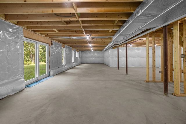 10 Falcon Drive, Shrewsbury, MA 01545