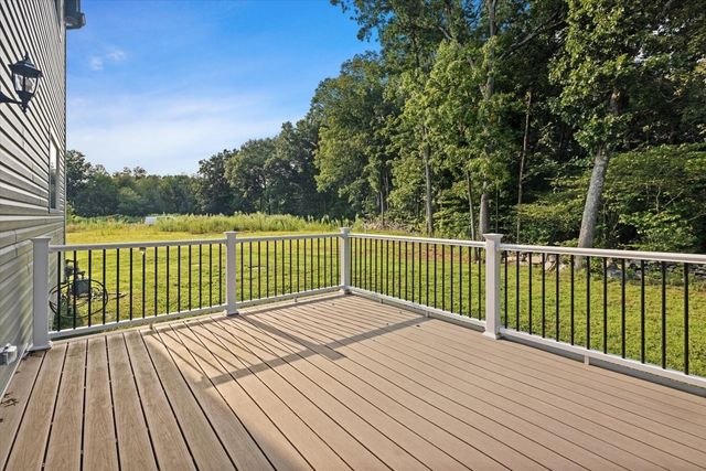 10 Falcon Drive, Shrewsbury, MA 01545