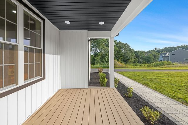 10 Falcon Drive, Shrewsbury, MA 01545