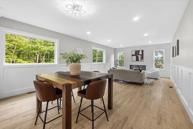 10 Falcon Drive, Shrewsbury, MA 01545