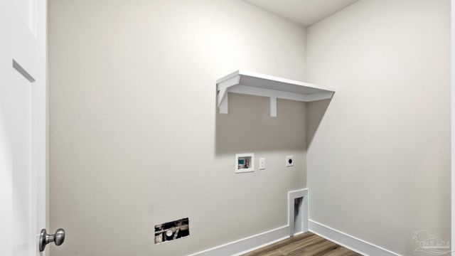 5938 Greenfield St, Pace, FL 32571