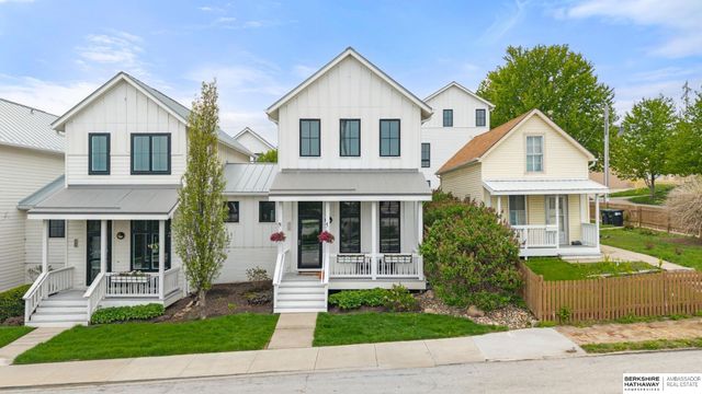 719 PACIFIC Street, Omaha, NE 68108