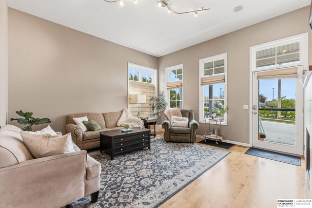 719 PACIFIC Street, Omaha, NE 68108