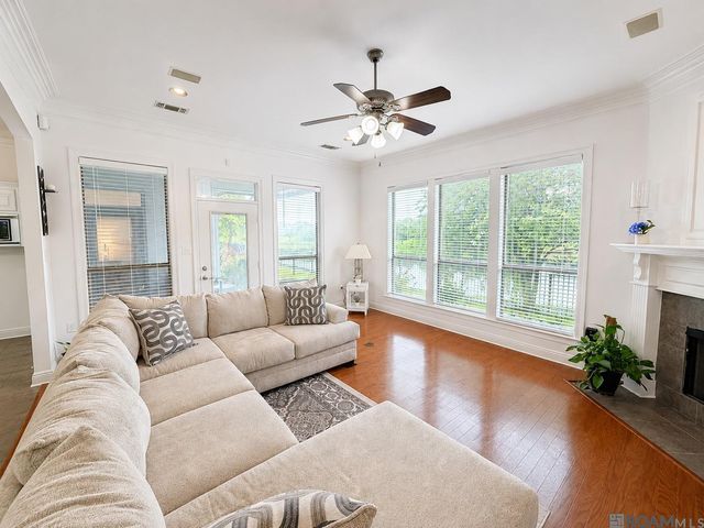 11001 Shoreline Dr, Baton Rouge, LA 70809