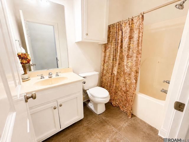 11001 Shoreline Dr, Baton Rouge, LA 70809