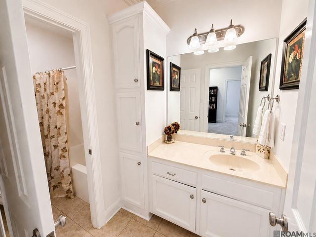 11001 Shoreline Dr, Baton Rouge, LA 70809