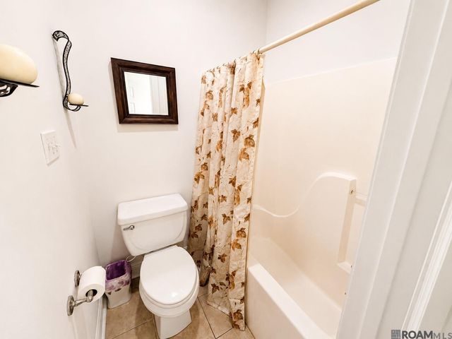 11001 Shoreline Dr, Baton Rouge, LA 70809
