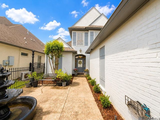 11001 Shoreline Dr, Baton Rouge, LA 70809