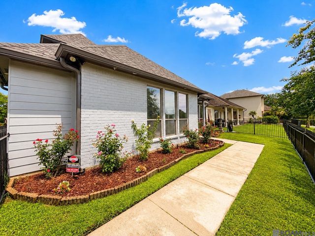 11001 Shoreline Dr, Baton Rouge, LA 70809
