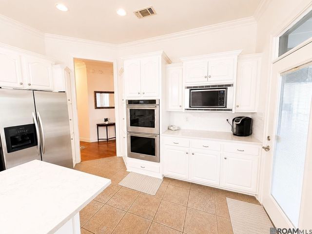 11001 Shoreline Dr, Baton Rouge, LA 70809