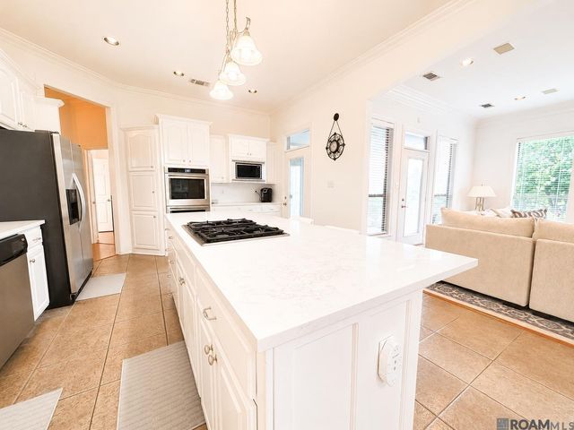 11001 Shoreline Dr, Baton Rouge, LA 70809