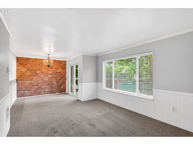 7149 Sw SAGERT St 102, Tualatin, OR 97062