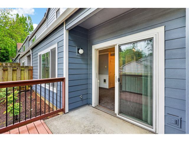 7149 Sw SAGERT St 102, Tualatin, OR 97062