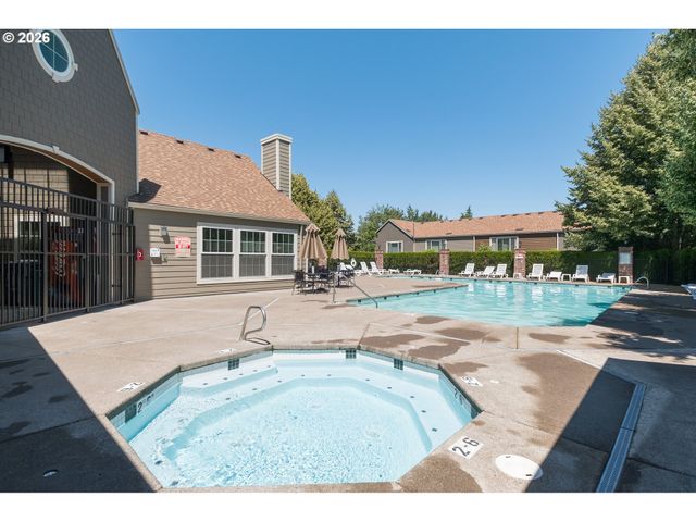 7149 Sw SAGERT St 102, Tualatin, OR 97062