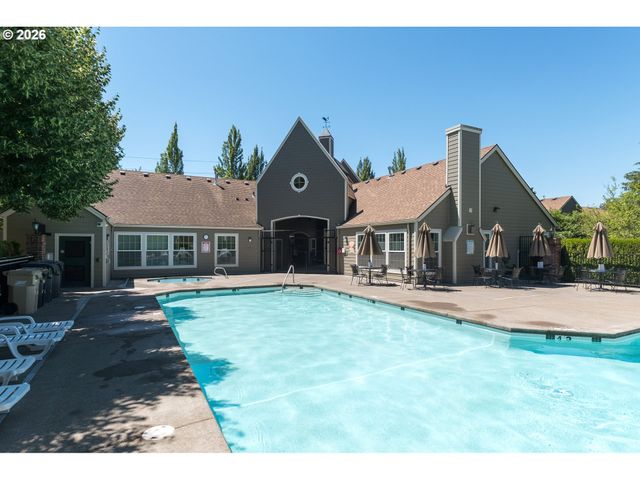 7149 Sw SAGERT St 102, Tualatin, OR 97062