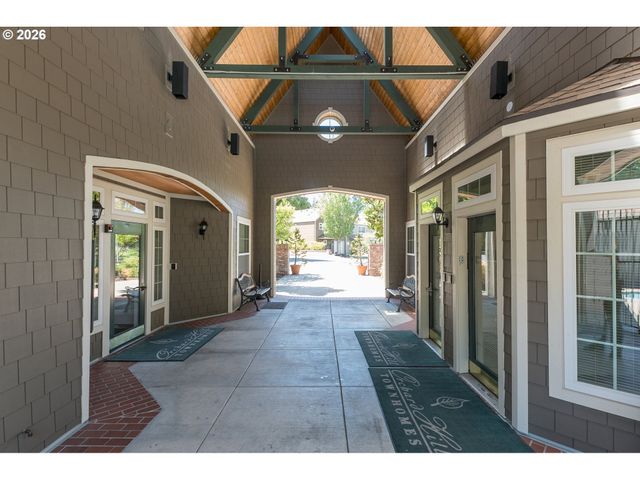 7149 Sw SAGERT St 102, Tualatin, OR 97062