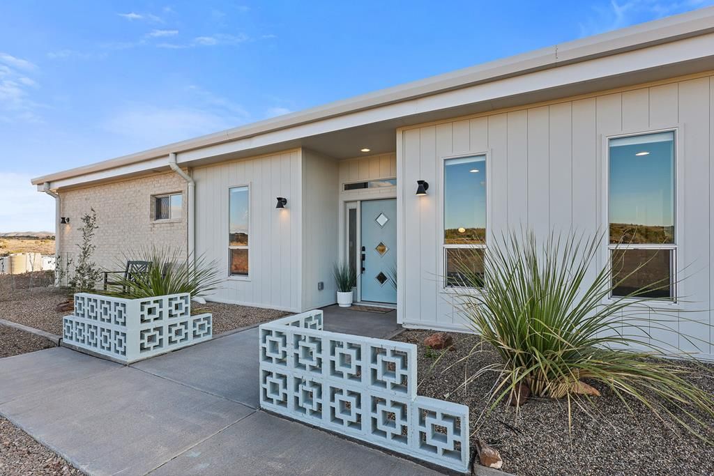 110 High Lonesome, Alpine, TX 79830