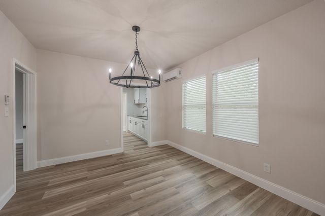 1416 E Myrtle Street, Fort Worth, TX 76104