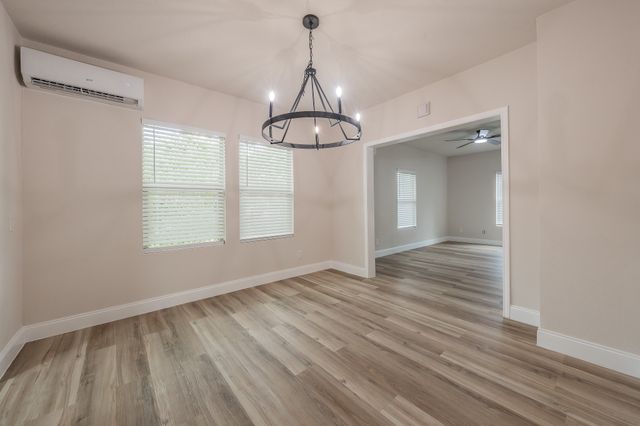 1416 E Myrtle Street, Fort Worth, TX 76104