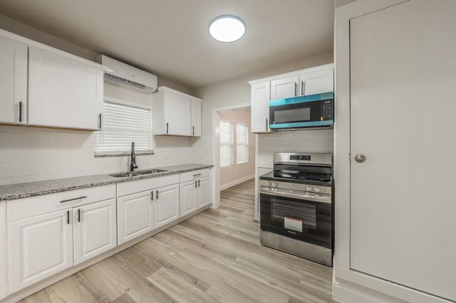 1416 E Myrtle Street, Fort Worth, TX 76104