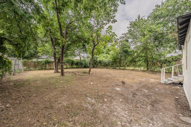 1416 E Myrtle Street, Fort Worth, TX 76104