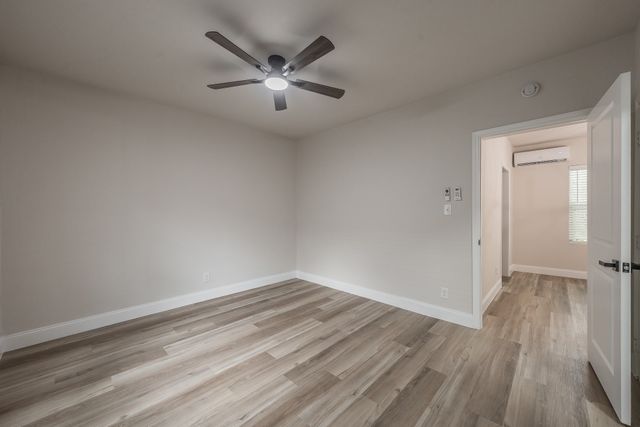 1416 E Myrtle Street, Fort Worth, TX 76104